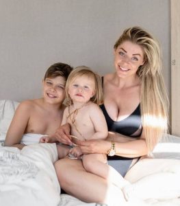 Mia Sand with her Kids