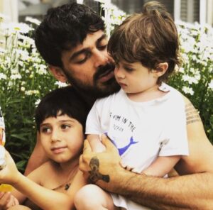Michele Morrone with his kids