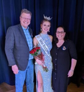 Grace Stanke with her parents