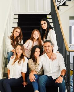 Sophia Umansky with her parents and sisters